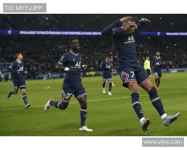 巴黎圣日耳曼再次夺得法甲冠军，创历史纪录称霸法国足坛