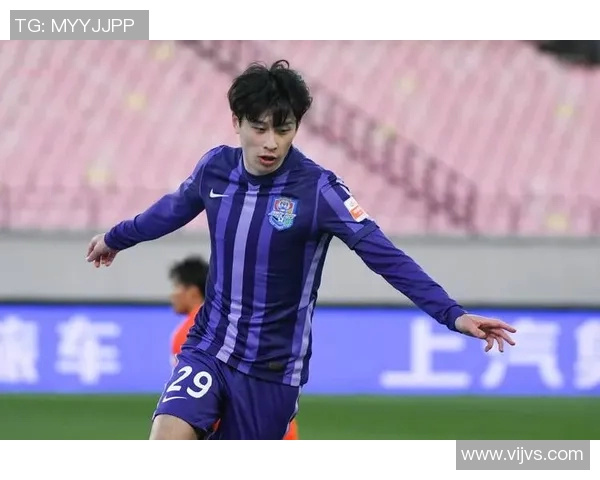 津门虎迎战广州队巴顿全力争胜展现球队风采