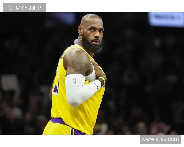 湖人主帅拉泽尔称詹姆斯身体恢复良好，预计很快将重返球场！